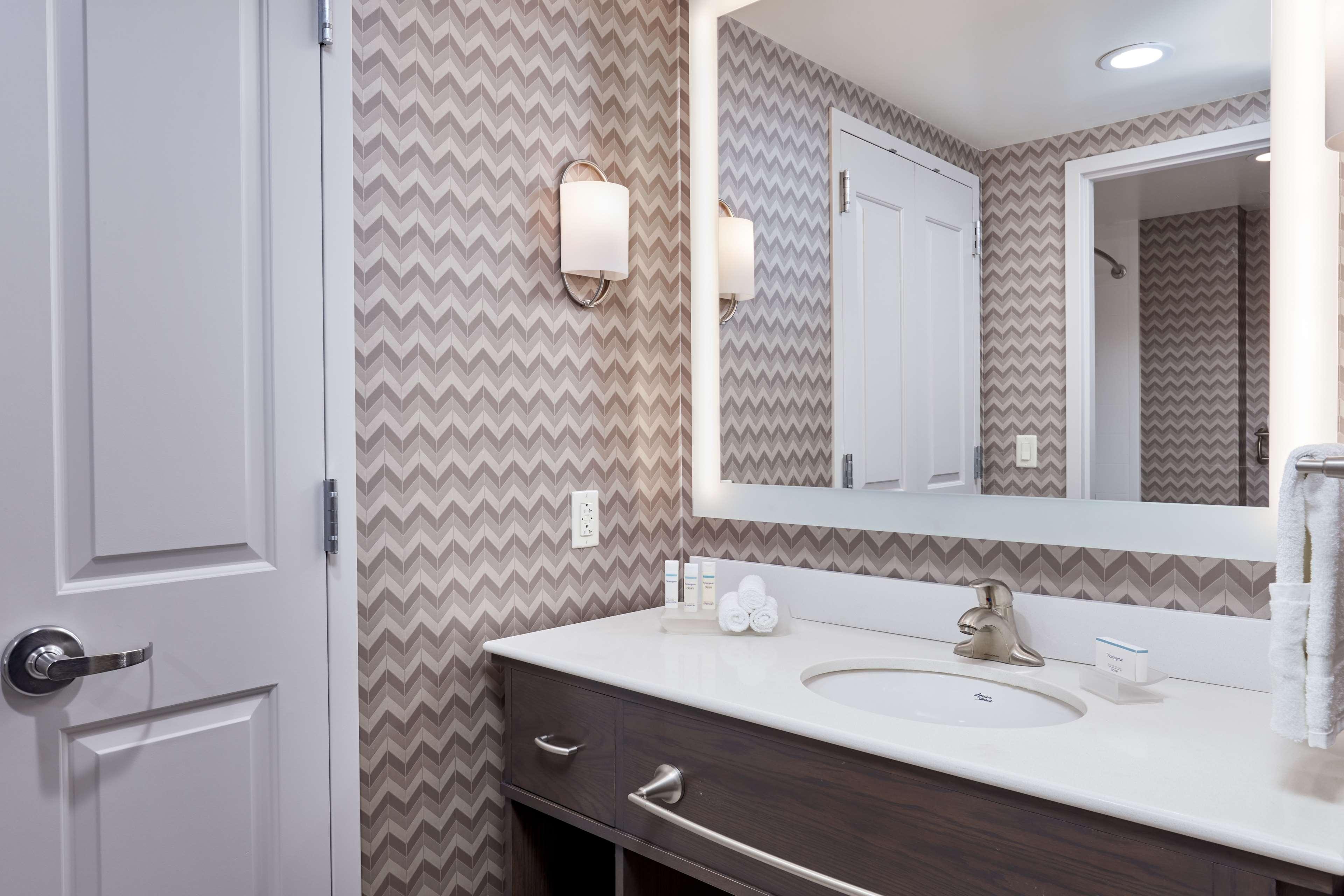 Homewood Suites By Hilton Teaneck Glenpointe Exterior foto
