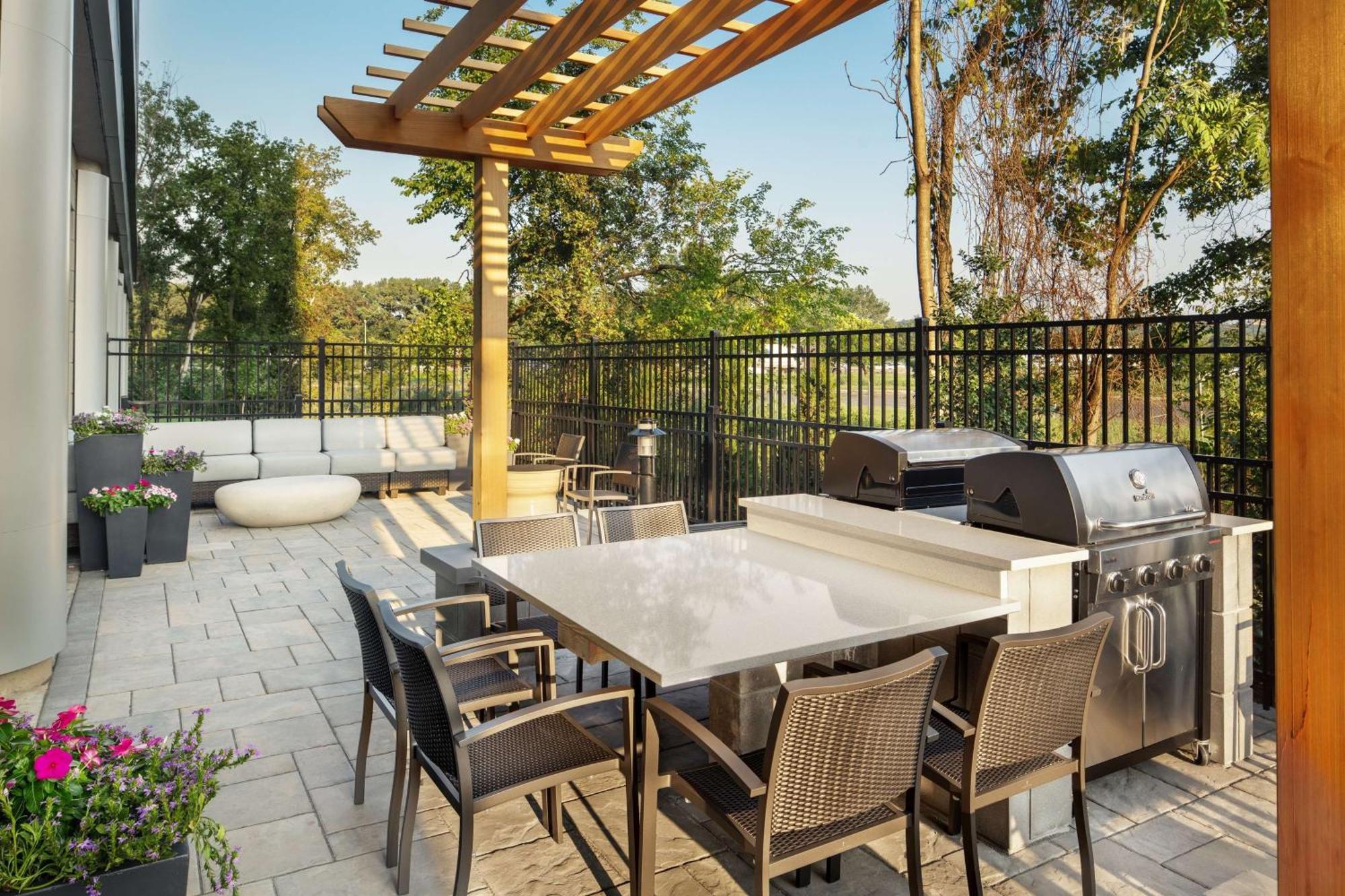 Homewood Suites By Hilton Teaneck Glenpointe Exterior foto